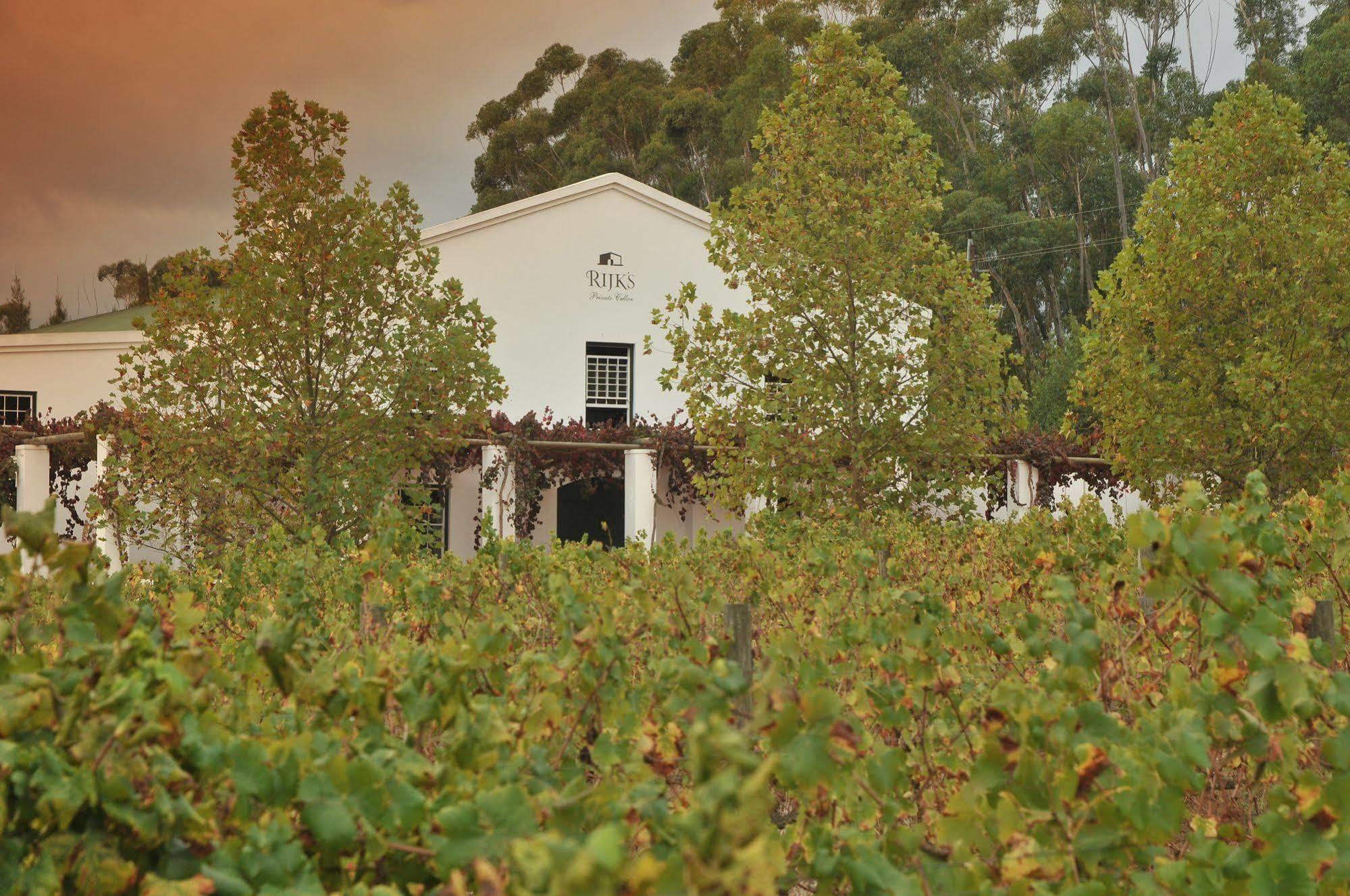 Rijk'S Guesthouse ทุลบักห์ ภายนอก รูปภาพ